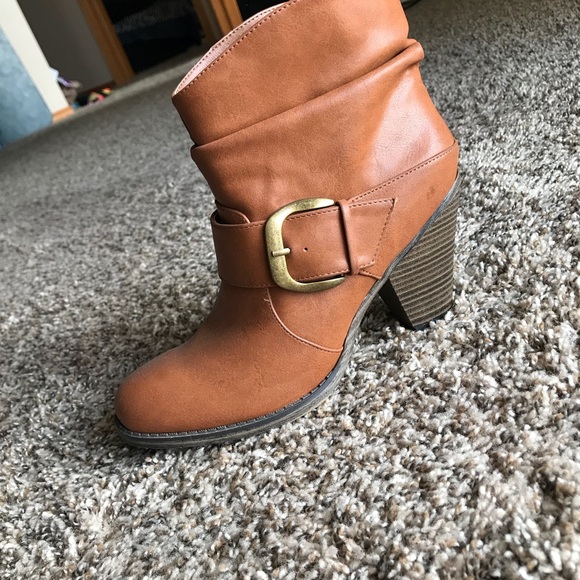 Camel brown bootie heels - Picture 1 of 4